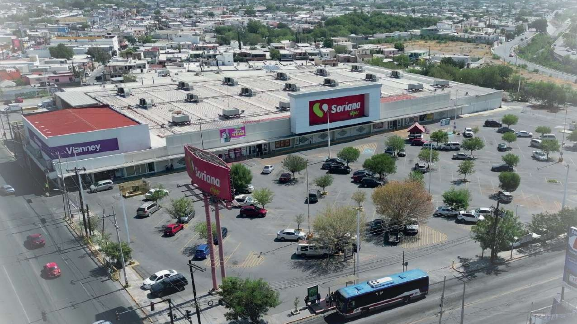 Renta de Local en Soriana Montes Berneses, Nuevo León