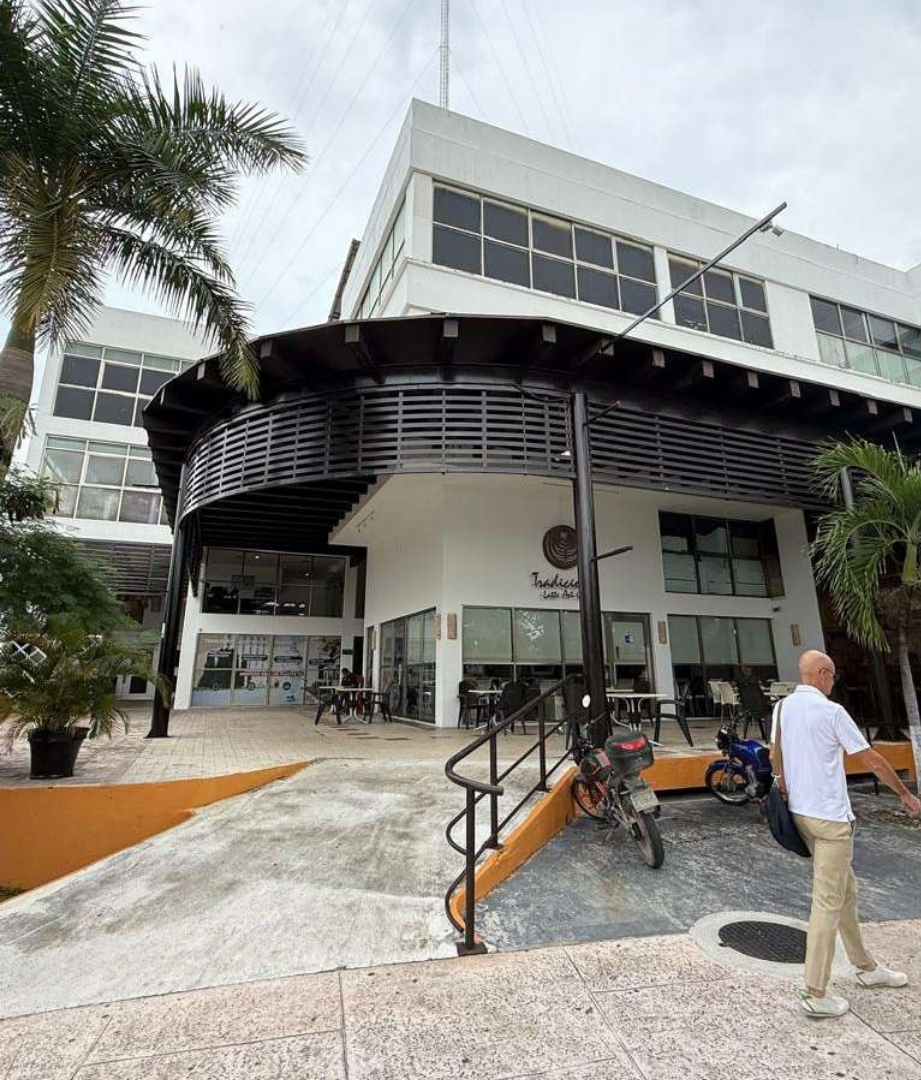 Renta de Local en Plaza Zona Zentro, Quintana Roo